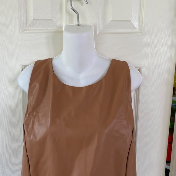 Tahari Sport Women's Active Faux Leather Racerback Cropped Tank - Picture 7 of 8